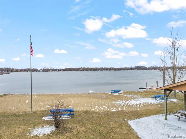 3778 Ponchartrain Drive, Pinckney, MI 48169