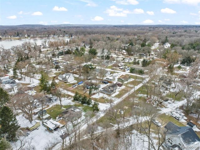 3778 Ponchartrain Drive, Pinckney, MI 48169