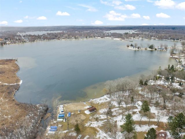 3778 Ponchartrain Drive, Pinckney, MI 48169