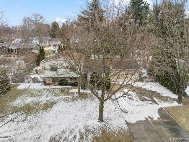 3778 Ponchartrain Drive, Pinckney, MI 48169