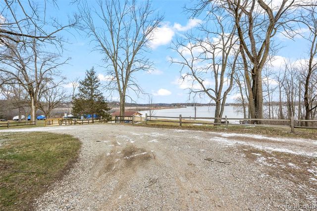 3778 Ponchartrain Drive, Pinckney, MI 48169