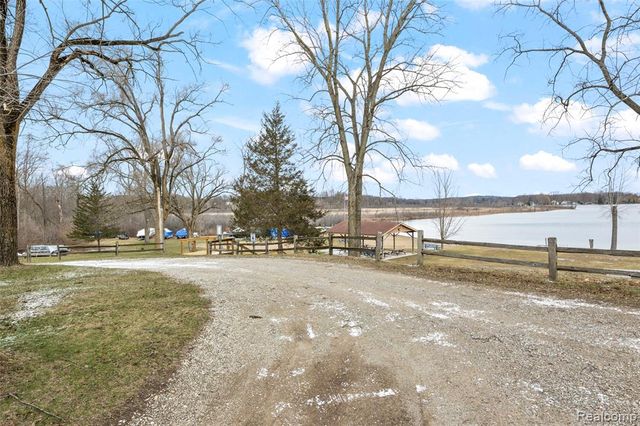 3778 Ponchartrain Drive, Pinckney, MI 48169