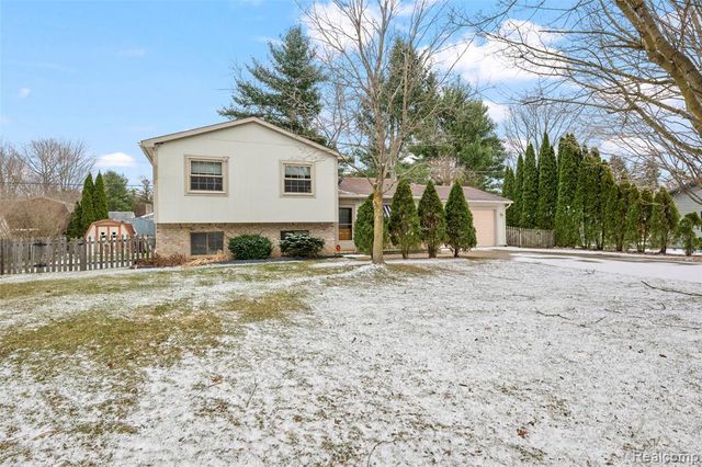 3778 Ponchartrain Drive, Pinckney, MI 48169