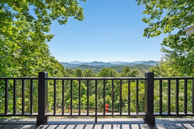 913 Royal Oaks Trail, Brasstown, NC 28902