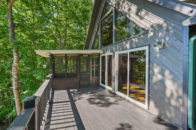 913 Royal Oaks Trail, Brasstown, NC 28902