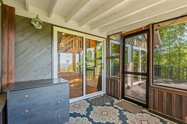 913 Royal Oaks Trail, Brasstown, NC 28902