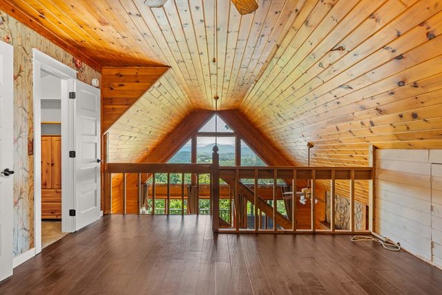 913 Royal Oaks Trail, Brasstown, NC 28902