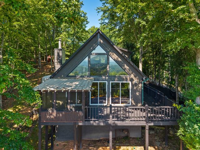 913 Royal Oaks Trail, Brasstown, NC 28902