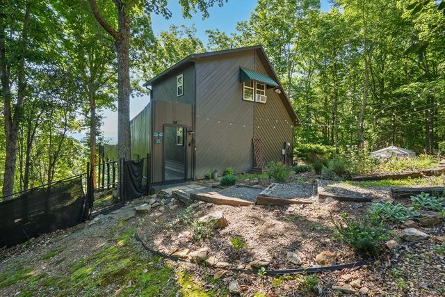 913 Royal Oaks Trail, Brasstown, NC 28902