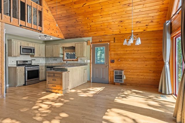913 Royal Oaks Trail, Brasstown, NC 28902