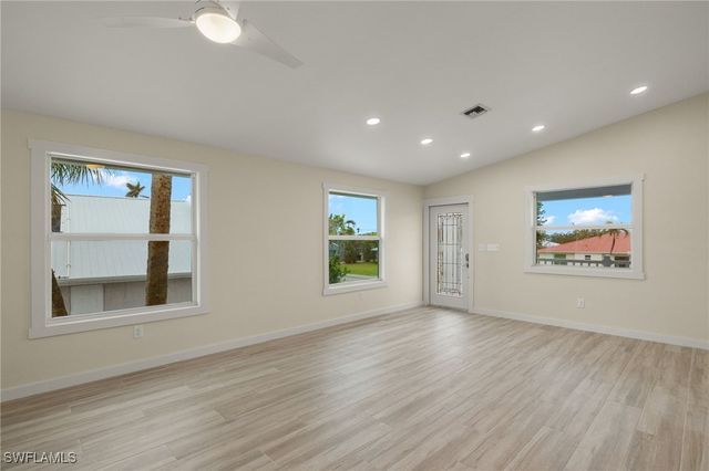 7868 Buccaneer DR, Fort Myers Beach, FL 33931