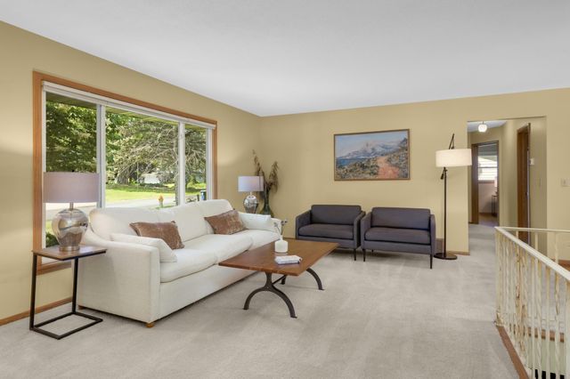 2080 Kelly Drive, Golden Valley, MN 55427