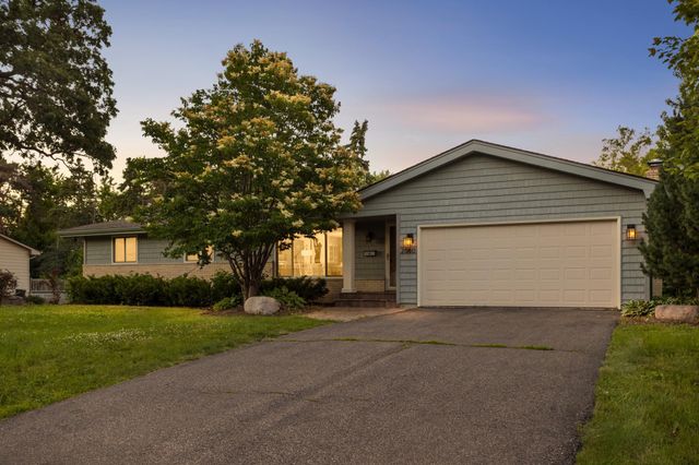2080 Kelly Drive, Golden Valley, MN 55427