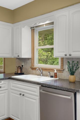 2080 Kelly Drive, Golden Valley, MN 55427
