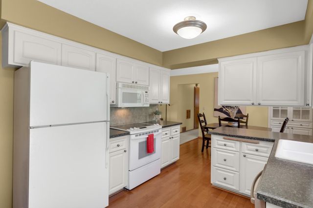 2080 Kelly Drive, Golden Valley, MN 55427