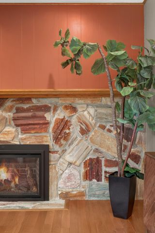2080 Kelly Drive, Golden Valley, MN 55427