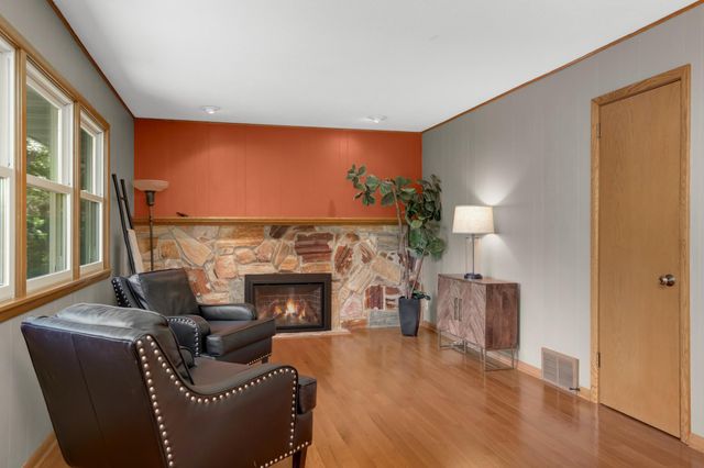 2080 Kelly Drive, Golden Valley, MN 55427