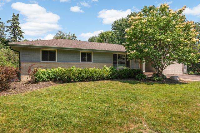 2080 Kelly Drive, Golden Valley, MN 55427