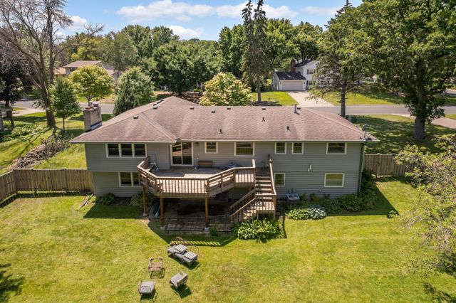 2080 Kelly Drive, Golden Valley, MN 55427