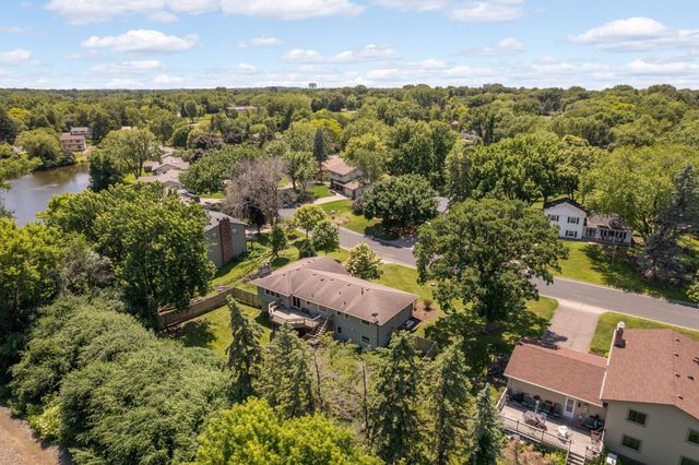 2080 Kelly Drive, Golden Valley, MN 55427