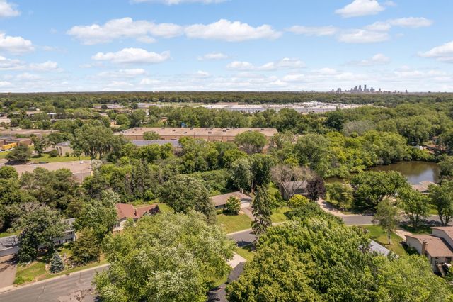 2080 Kelly Drive, Golden Valley, MN 55427