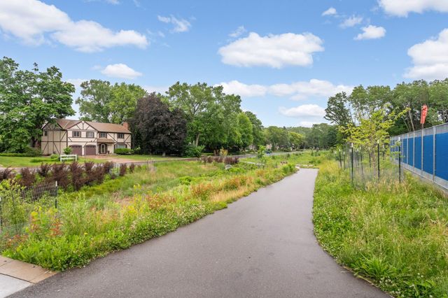 2080 Kelly Drive, Golden Valley, MN 55427