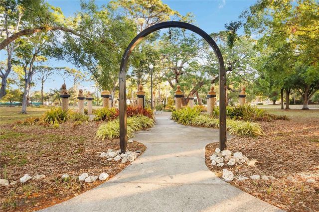 1721 8TH STREET, Sarasota, FL 34236