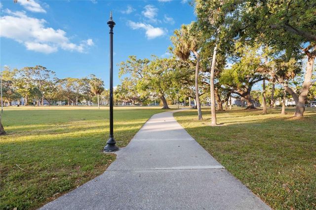 1721 8TH STREET, Sarasota, FL 34236