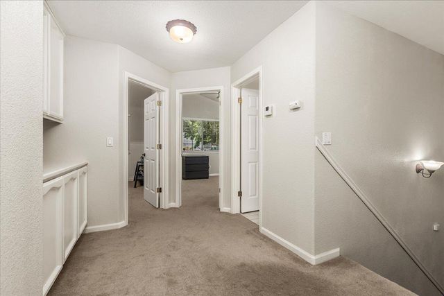 1045 Fox Run Ct, Auburn, CA 95603