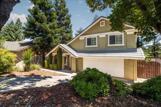 1045 Fox Run Ct, Auburn, CA 95603