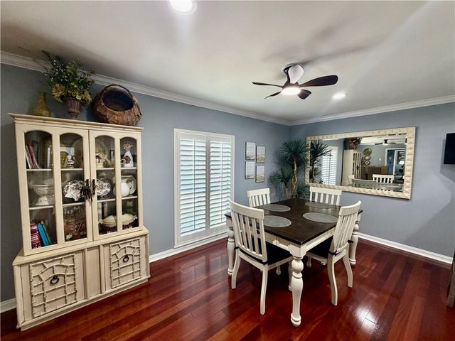 5017 Lost Creek Cir, Corpus Christi, TX 78413