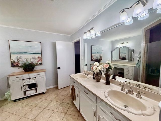 5017 Lost Creek Cir, Corpus Christi, TX 78413