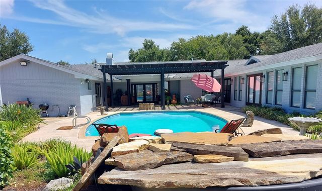 5017 Lost Creek Cir, Corpus Christi, TX 78413