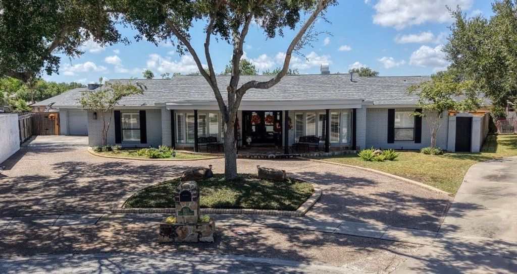 5017 Lost Creek Cir, Corpus Christi, TX 78413 — photo 4