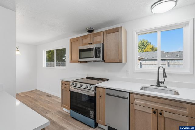 4673 Windsor Wy NE, Salem, OR 97301