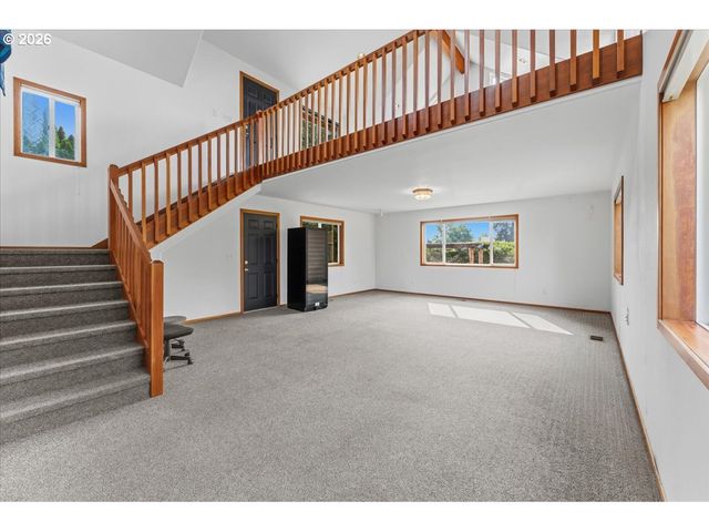 4154 5TH St, Hubbard, OR 97032