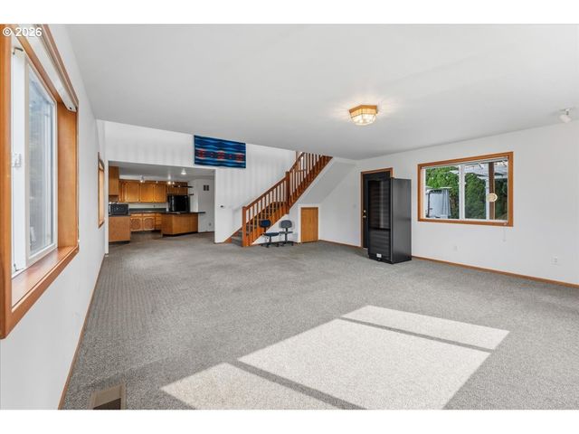 4154 5TH St, Hubbard, OR 97032