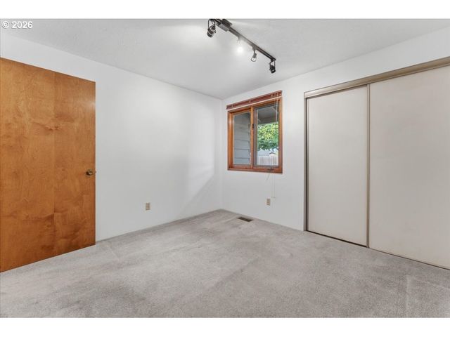 4154 5TH St, Hubbard, OR 97032