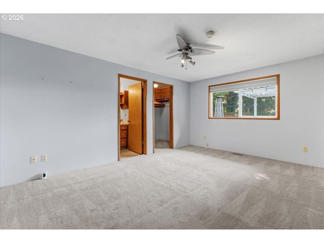 4154 5TH St, Hubbard, OR 97032