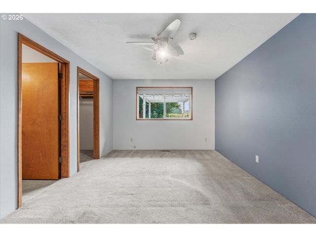 4154 5TH St, Hubbard, OR 97032
