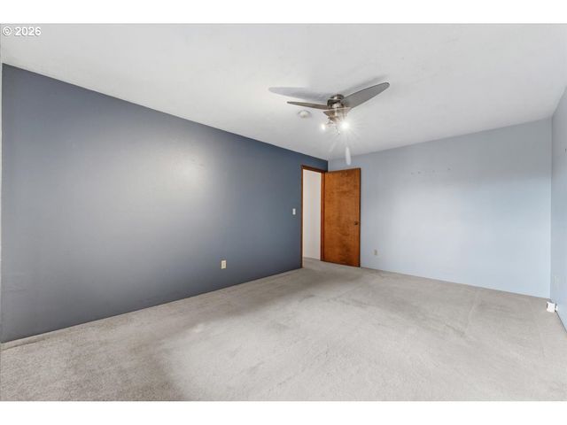 4154 5TH St, Hubbard, OR 97032
