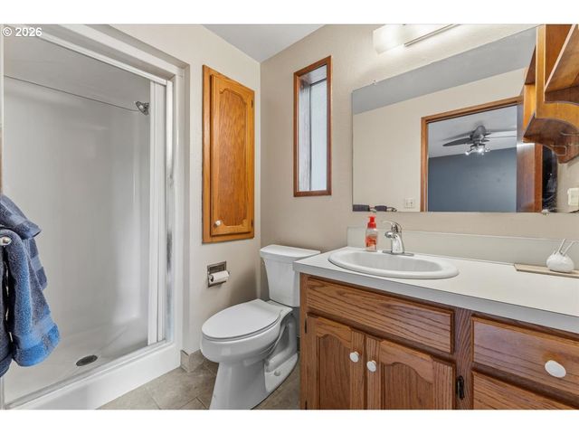 4154 5TH St, Hubbard, OR 97032