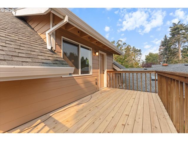 4154 5TH St, Hubbard, OR 97032