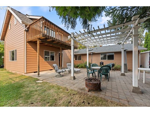 4154 5TH St, Hubbard, OR 97032