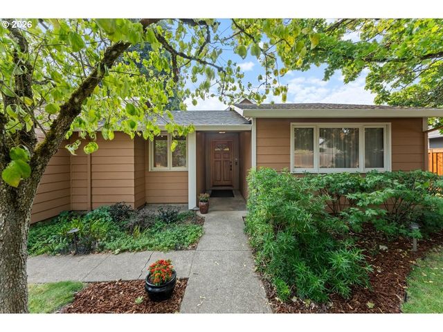 4154 5TH St, Hubbard, OR 97032