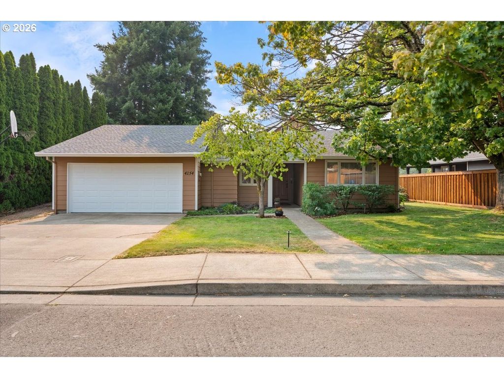 4154 5TH St, Hubbard, OR 97032
