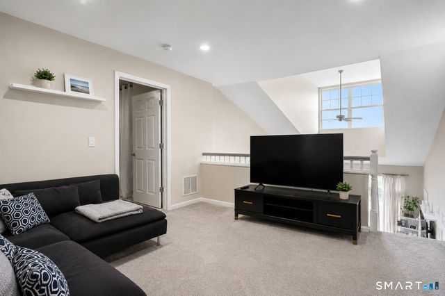 850 East Main Street Apt 504, Stamford, CT 06902
