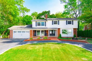 22271 West River Road, Grosse Ile Township, MI 48138