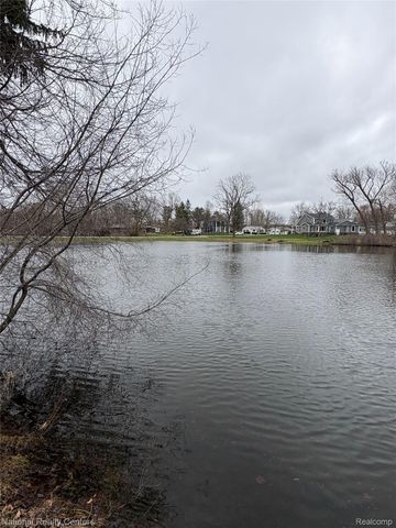 138 N Holcomb Road, Village Of Clarkston, MI 48346