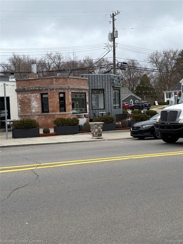 138 N Holcomb Road, Village Of Clarkston, MI 48346